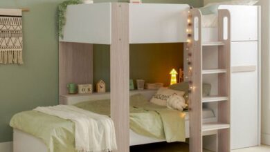 Corner bunk beds