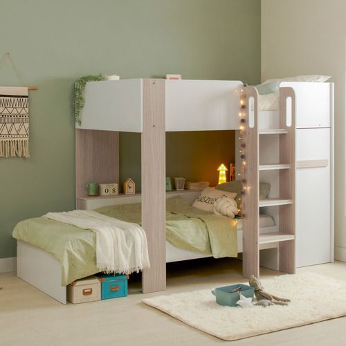 Corner bunk beds