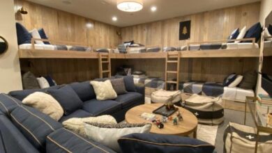 Corner bunk beds