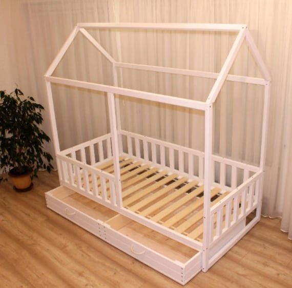 Creative house beds for the nursery