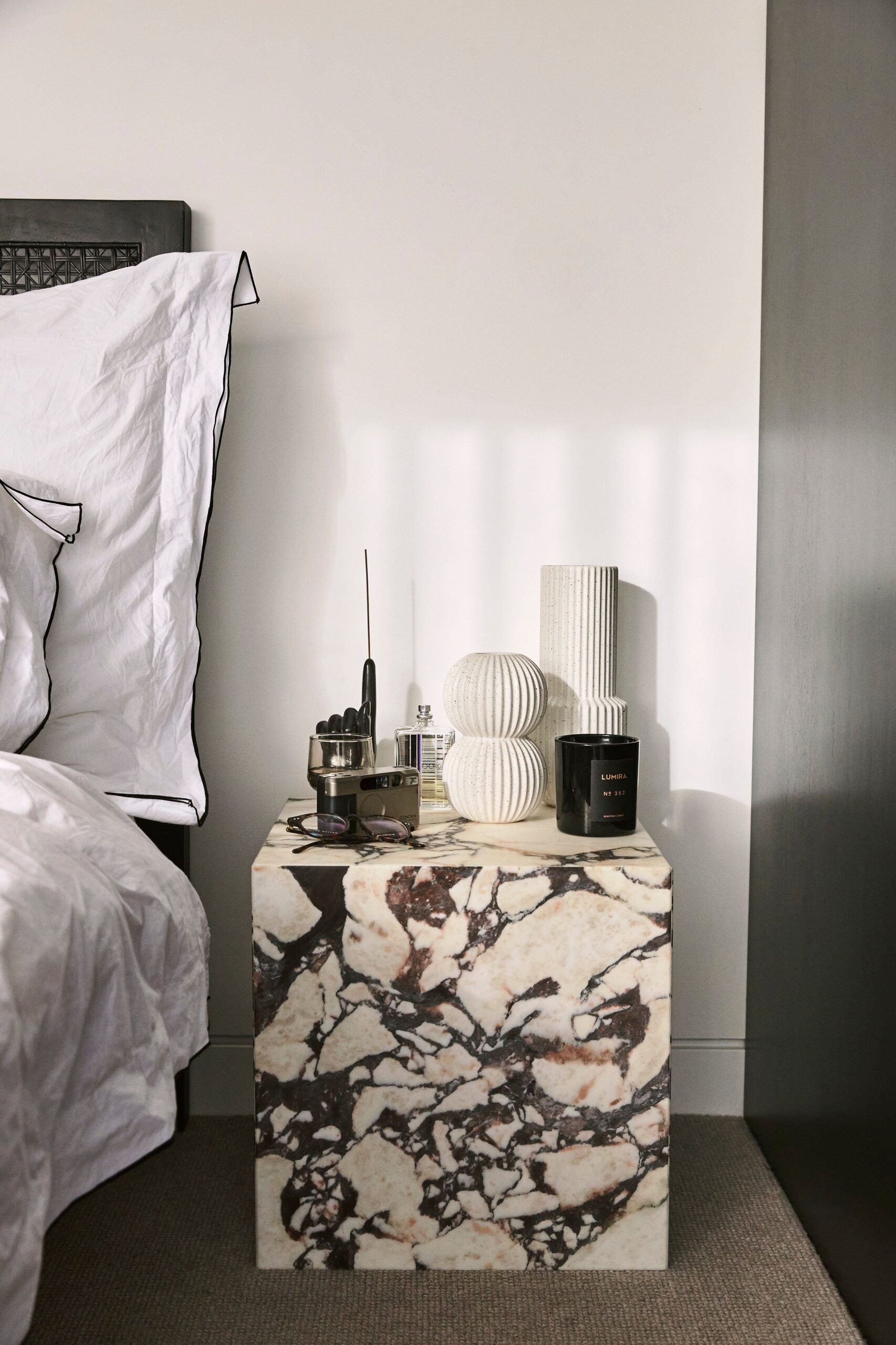 Design bedside tables that perfectly complement your bedroom aesthetic