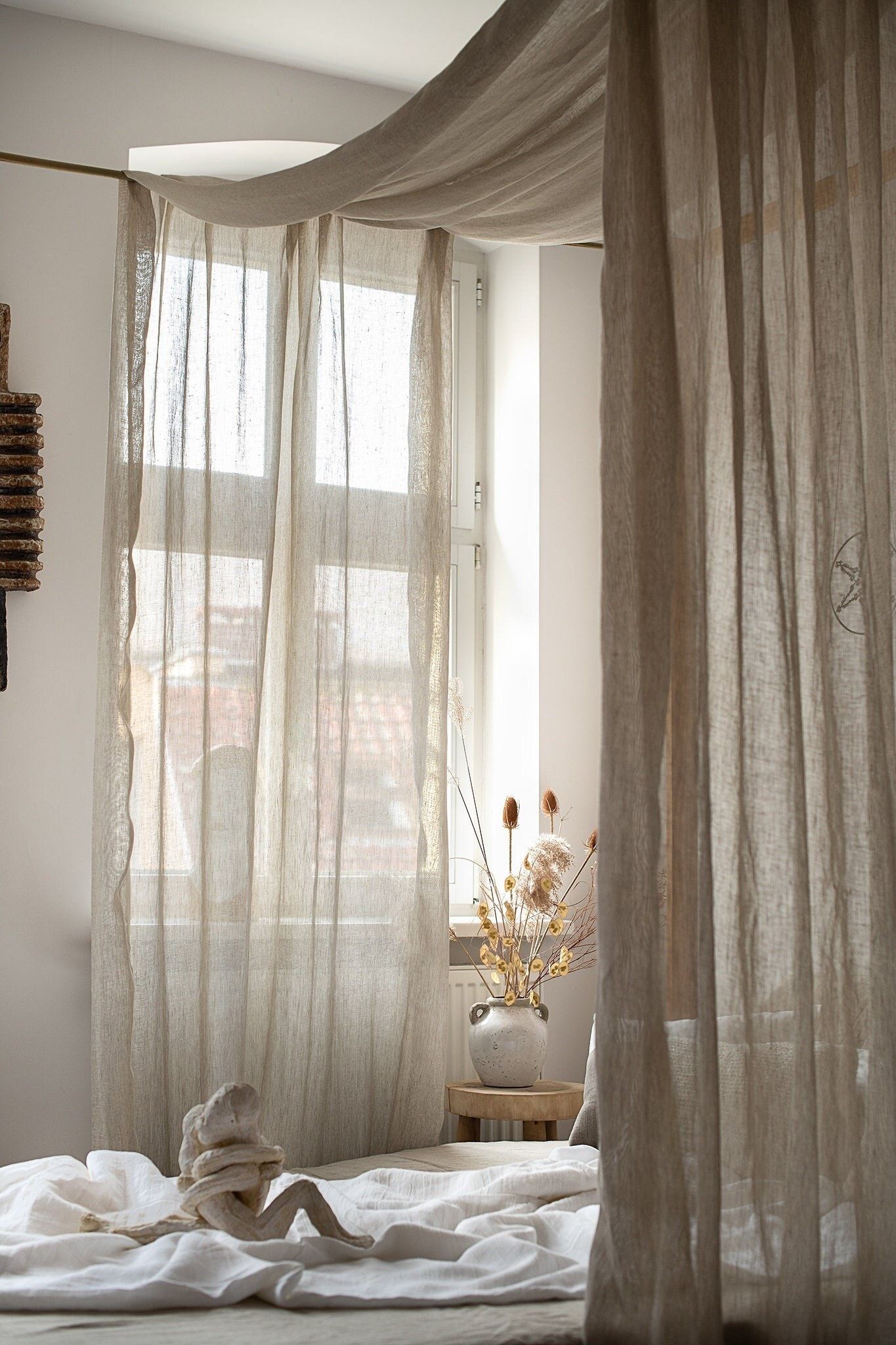 Drapes And Curtains Enhance Your Home Décor with Stunning Window Coverings