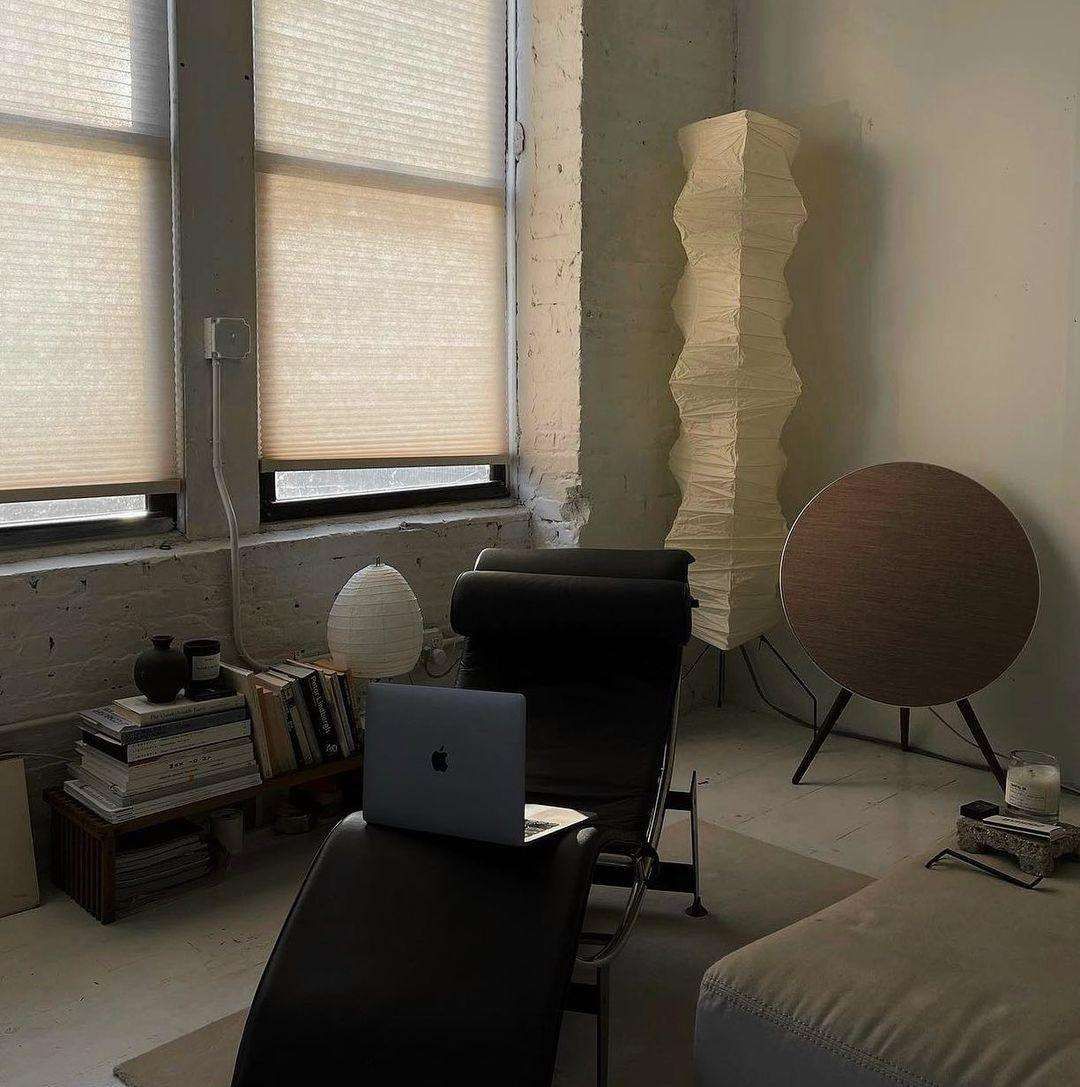 Floor Lamp in Paper: An Eco-Friendly Lighting Solution