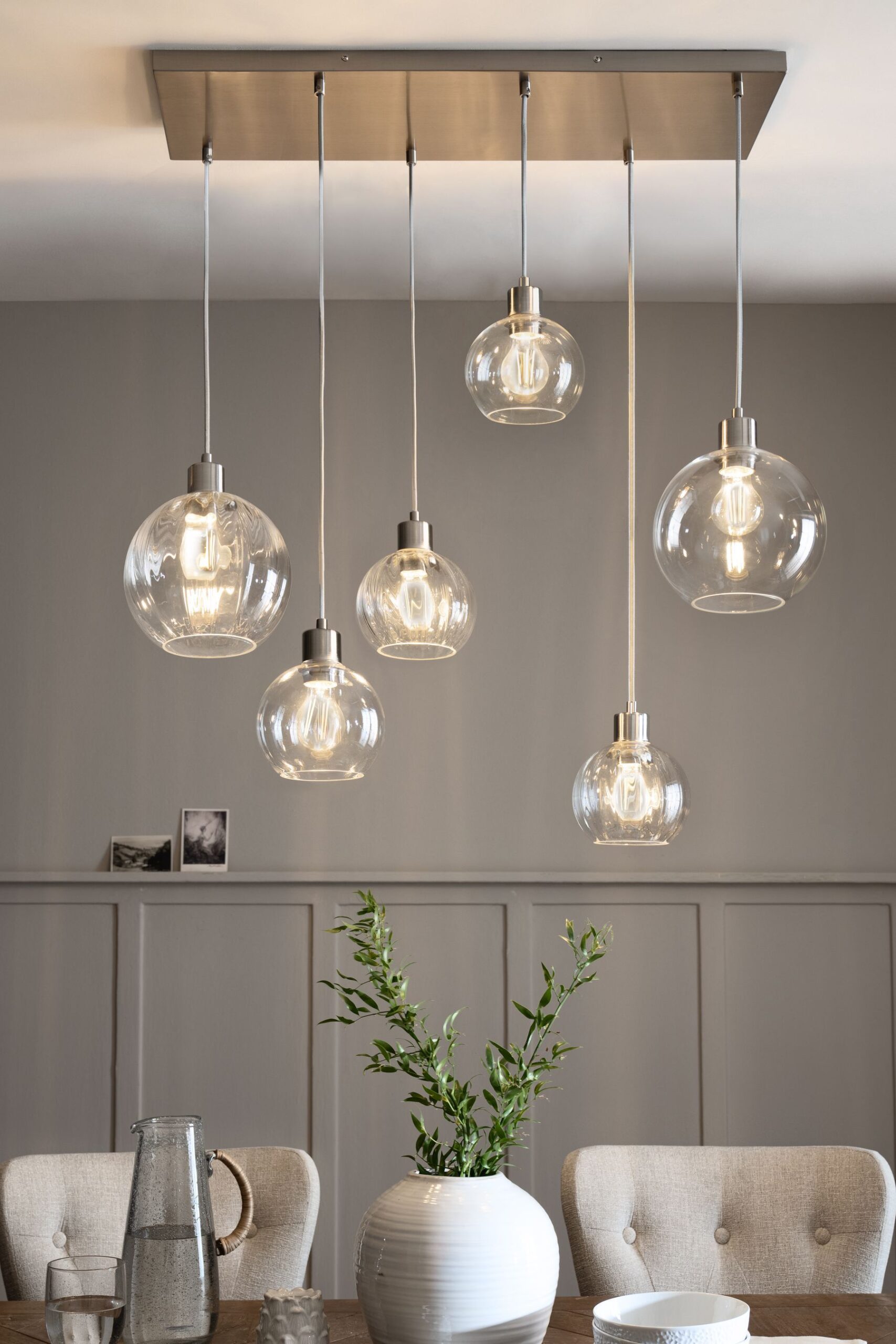 Glowing Elegance: Transform Your Dining Room with Stunning Lighting