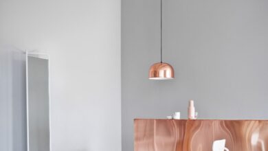 Go to the white lamp table