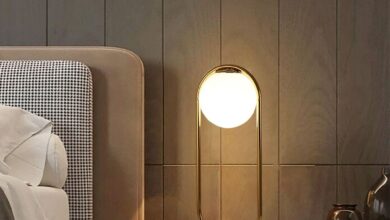 gold table lamp