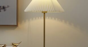 gold table lamp