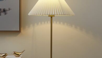 gold table lamp