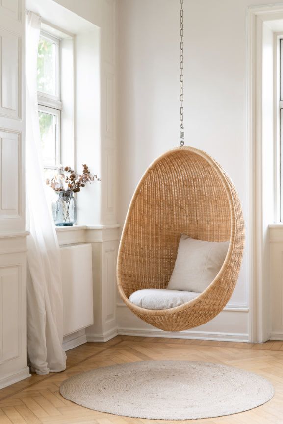 Hanging Chairs: A Modern Twist on Traditional Seating