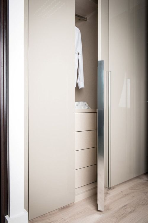 Hinged-door wardrobes pine natural lacquered for a timeless look