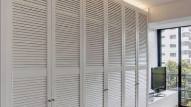Hinged-door wardrobes pine painted white