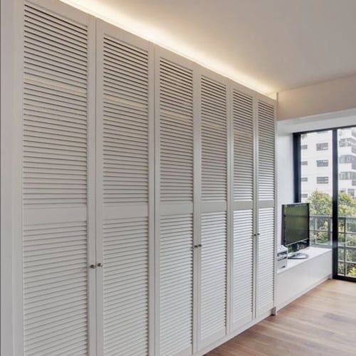 Hinged-door wardrobes pine painted white – A classic and stylish storage solution