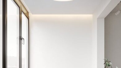 A 3 bright white ceiling lamp