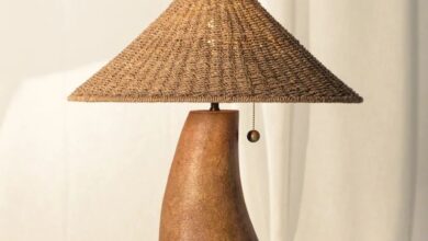 Lamp with natural light