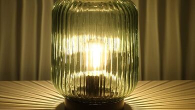 Battery-powered table lamps