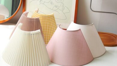 Lighting with wall lamp