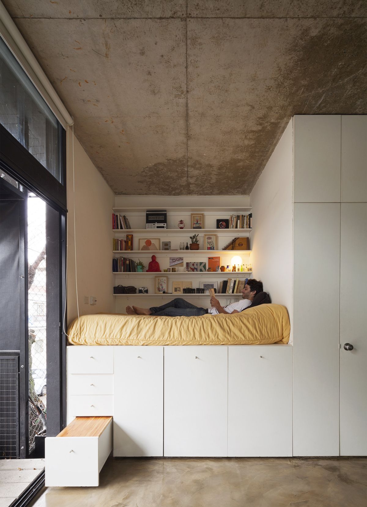 Loft beds with storage maximize space in small rooms