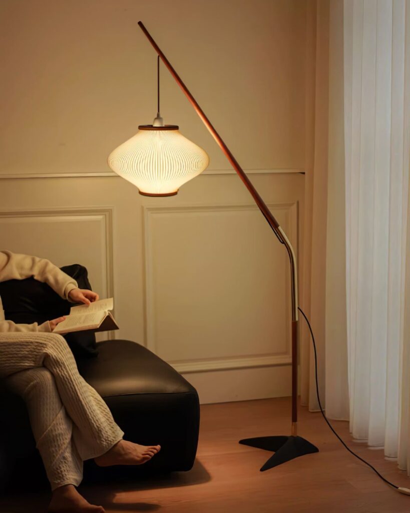 Luxurious floor lamp