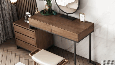 Makeup tables
