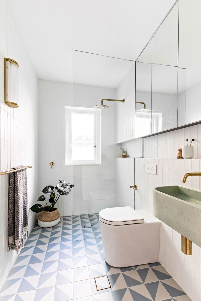 Maximizing Space: Creative Solutions for Small Bathroom Design