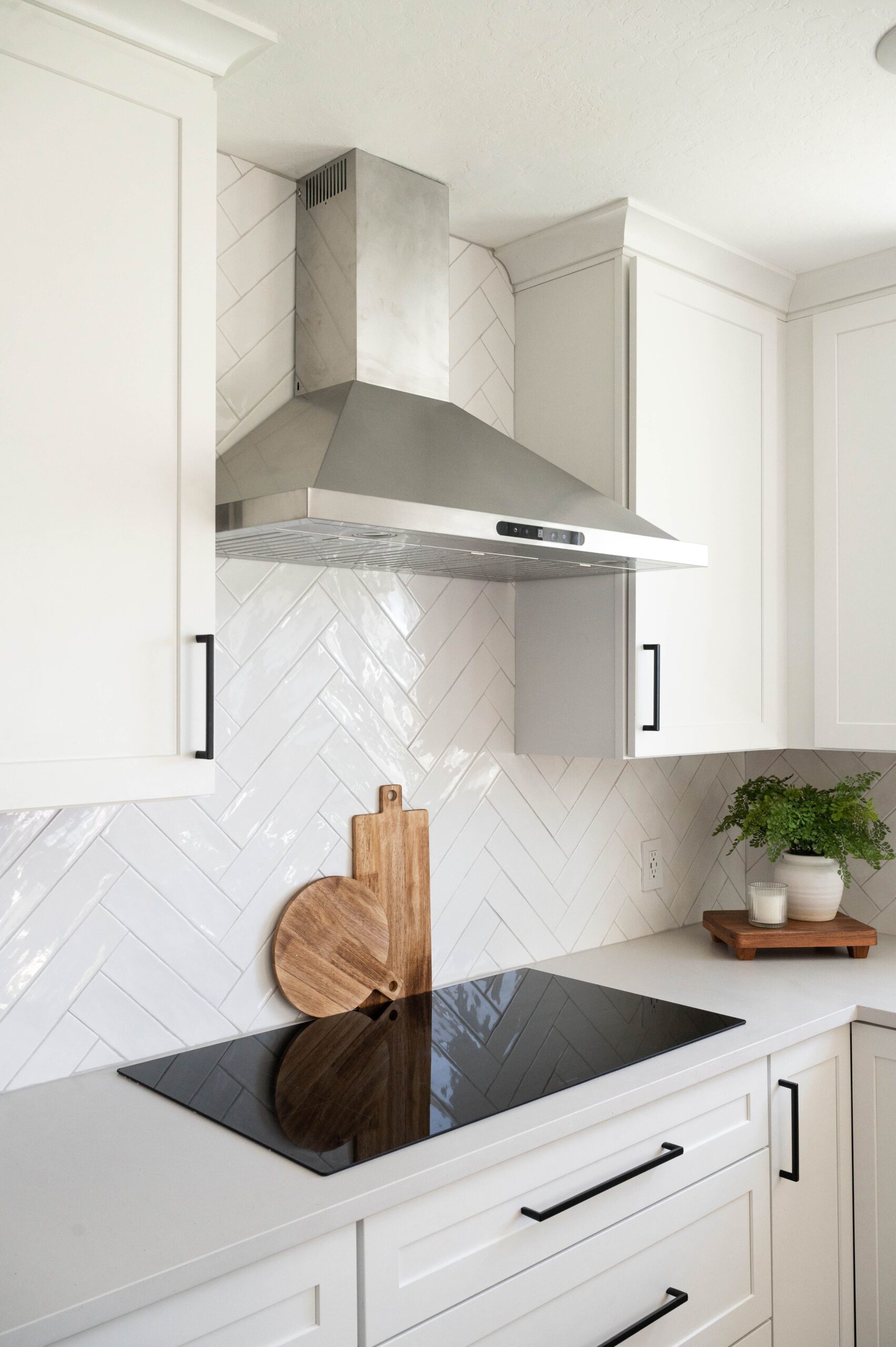 Modern Backsplash Ideas for a Stylish Kitchen