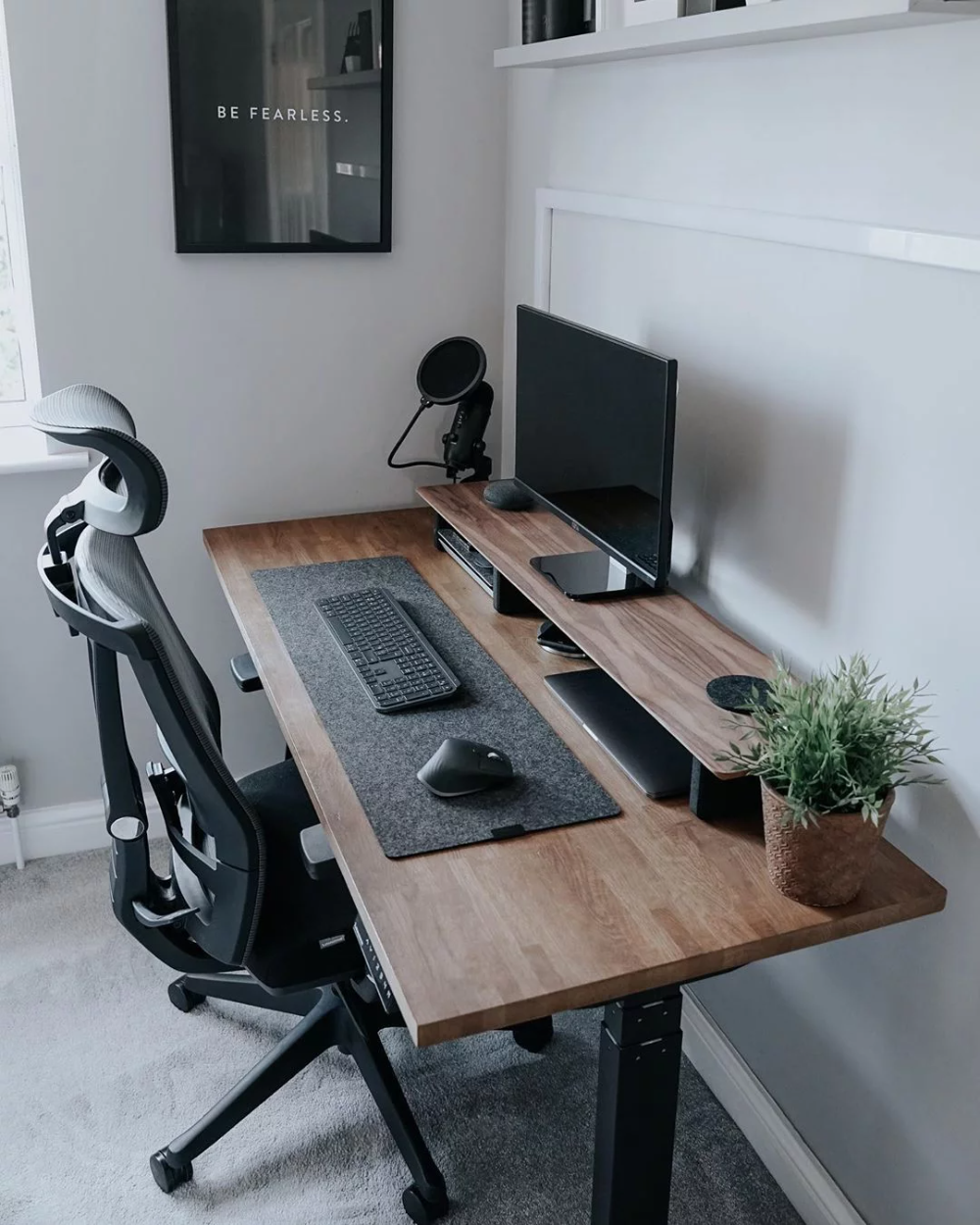 Modern Computer Desks for Efficient and Stylish Workspaces