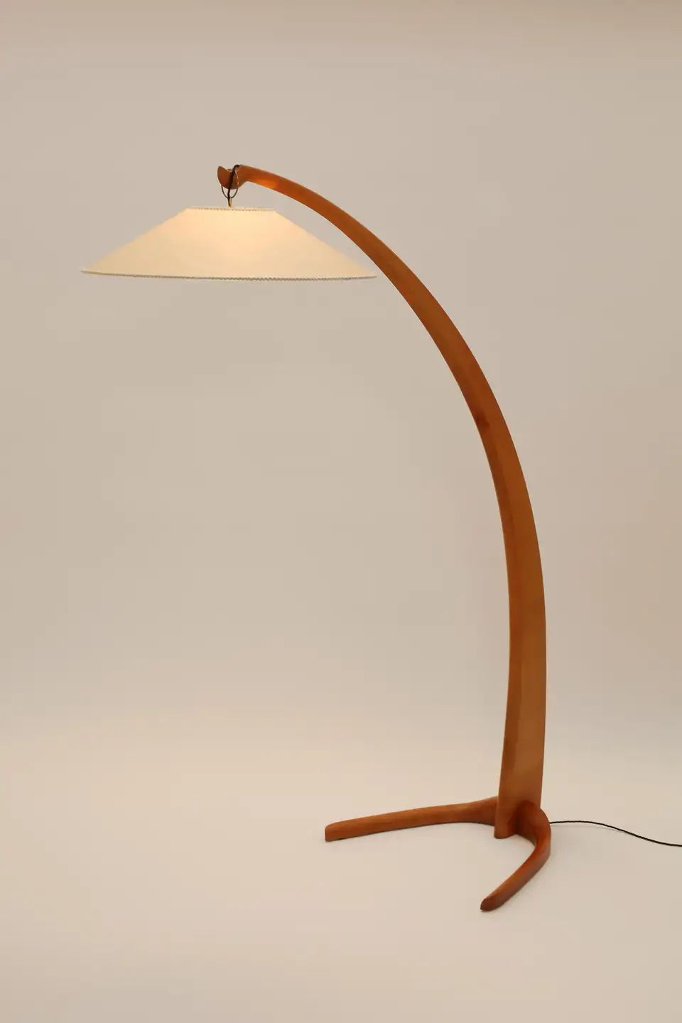 Modern Floor Lamp design for Contemporary Homes