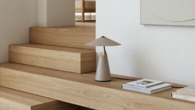 Modern style table lamps