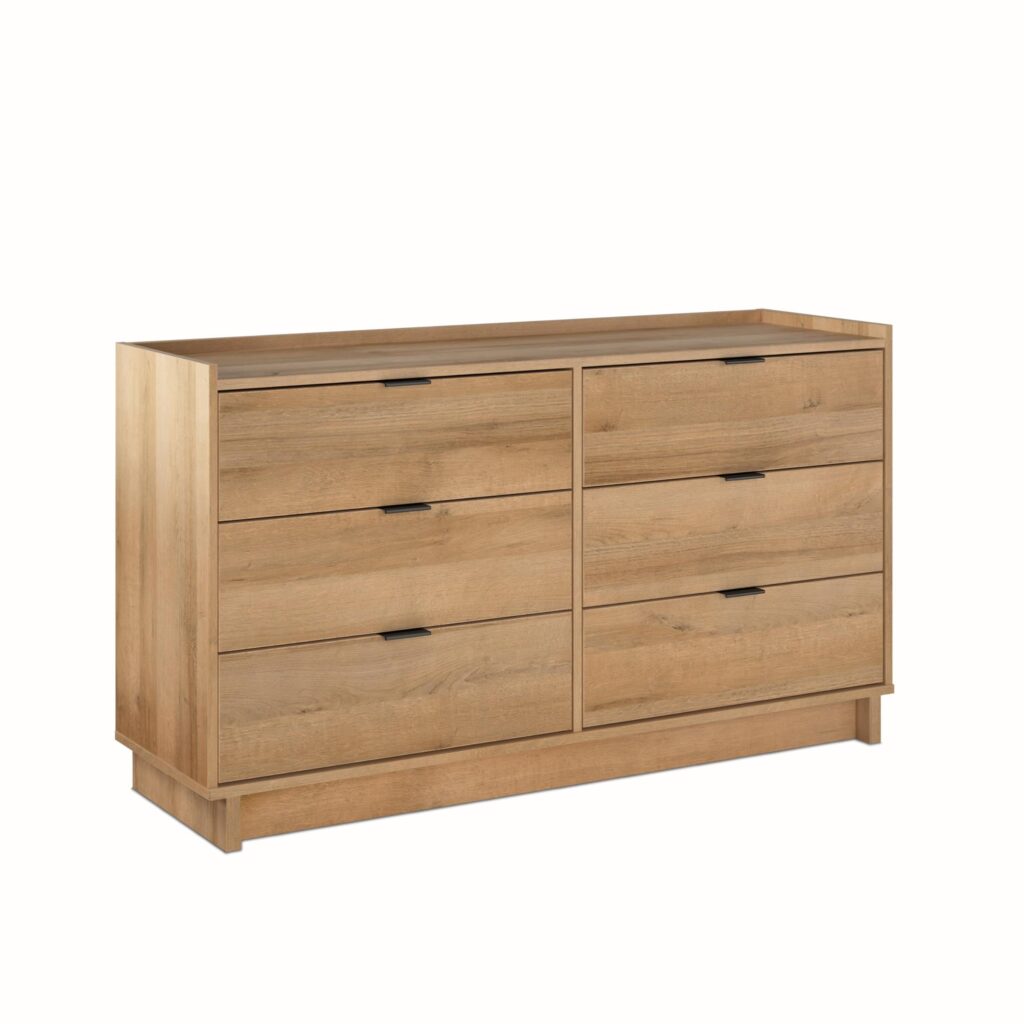 Oak chest of drawers