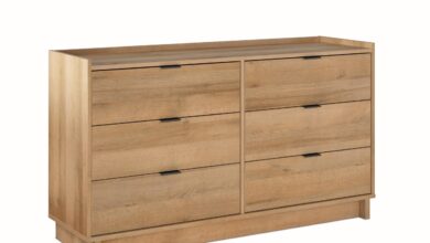 Oak chest of drawers