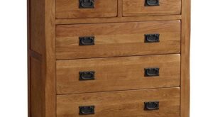 Oak chest of drawers