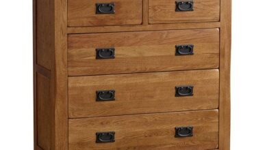 Oak chest of drawers