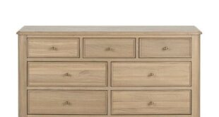 Oak chest of drawers