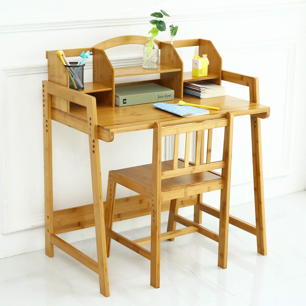 Optimal desk for the childrens room