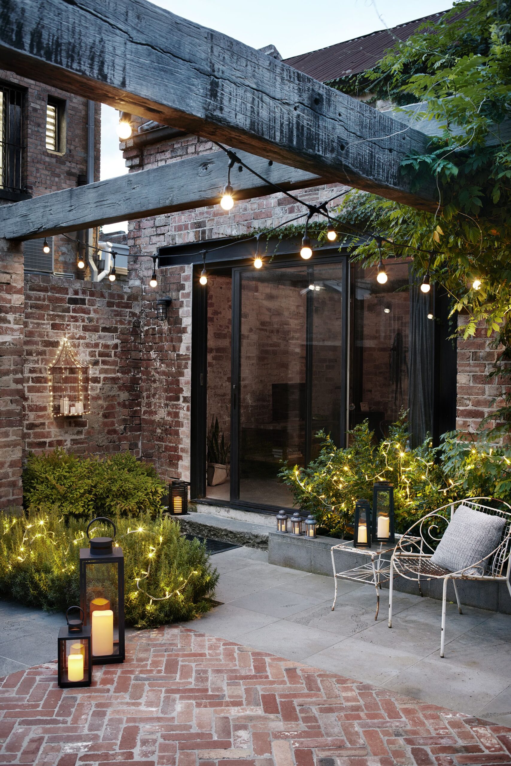 Outdoor courtyard lighting tips