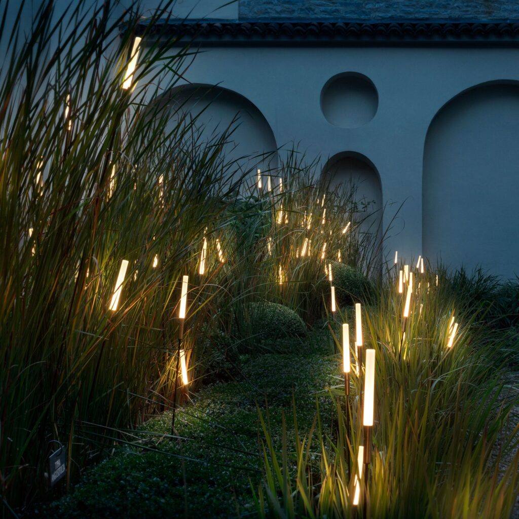 Outdoor garden light