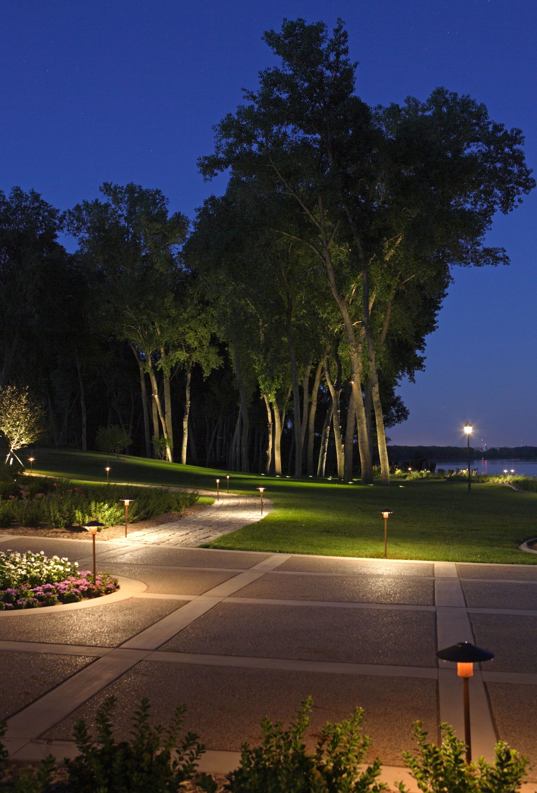 Outdoor security lights Enhancing Home Safety with Reliable Outdoor Lighting Solutions