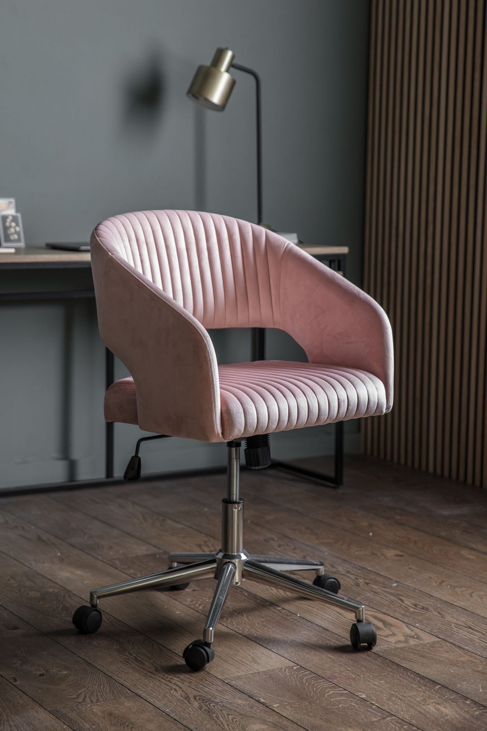 Pink Office Chair “Stylish and Comfortable Seating Option for Your Workspace”