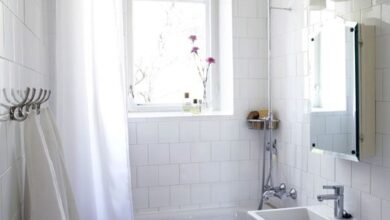 Replacing bathroom wall lamps