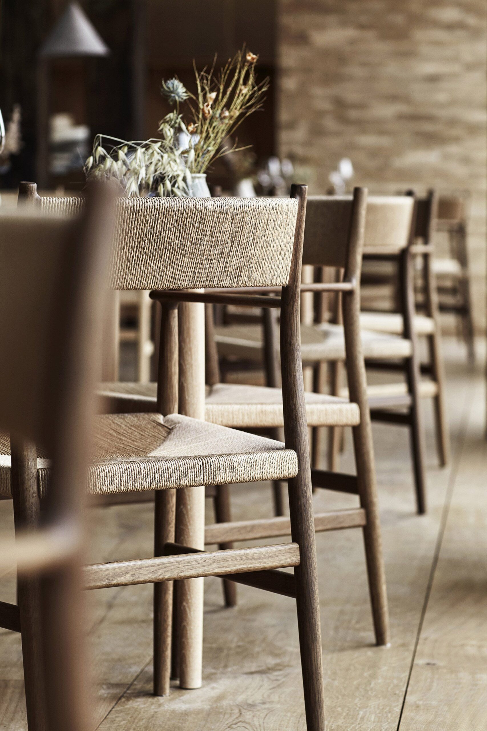 Restaurant Chairs – Choosing the Right Style for Your Establishment