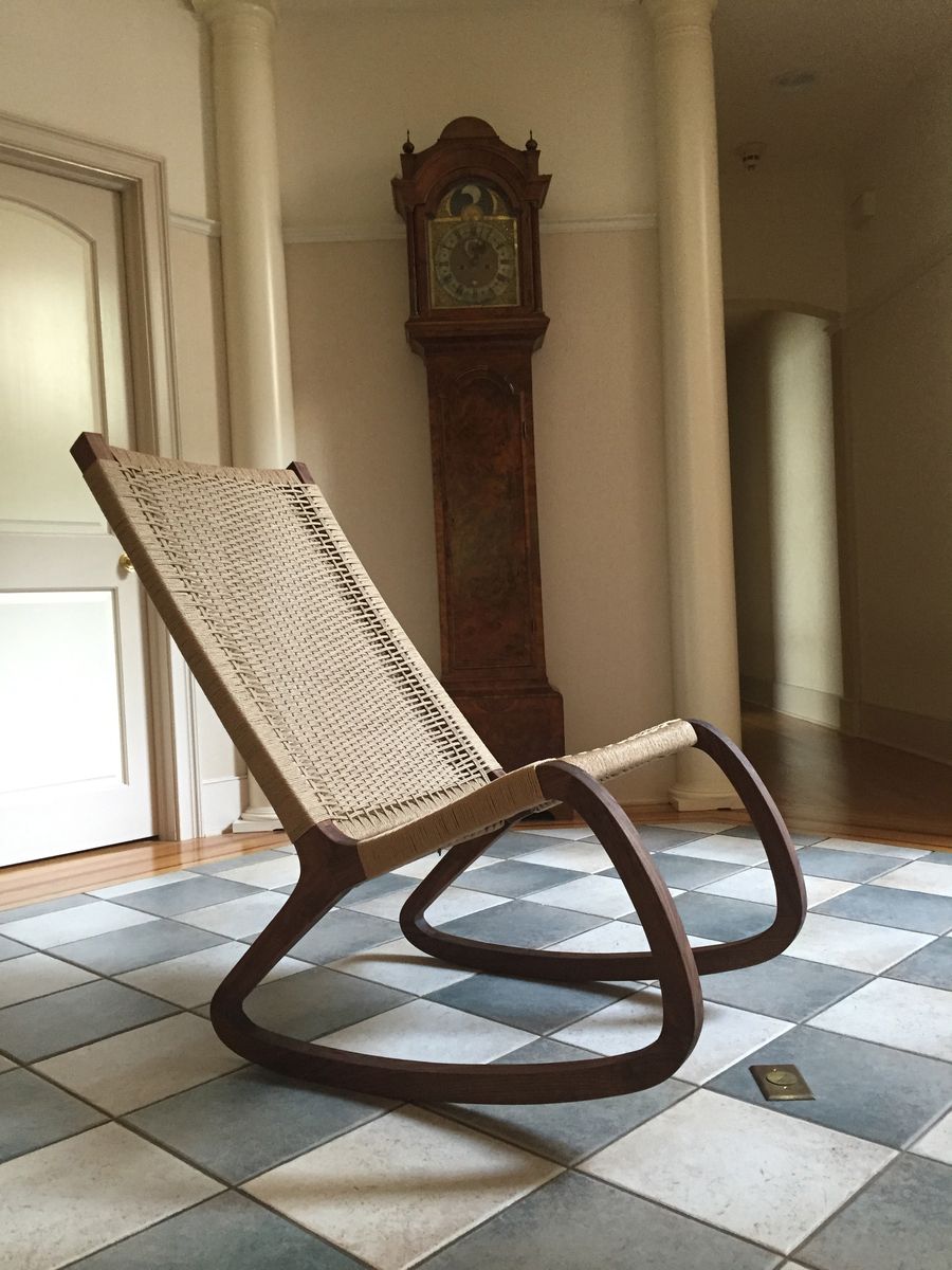 Rocking Chair Relaxing Seat that Moves Back and Forth