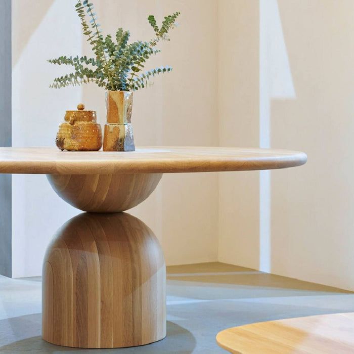 Round Dining Room Tables The Perfect Choice for Small Spaces