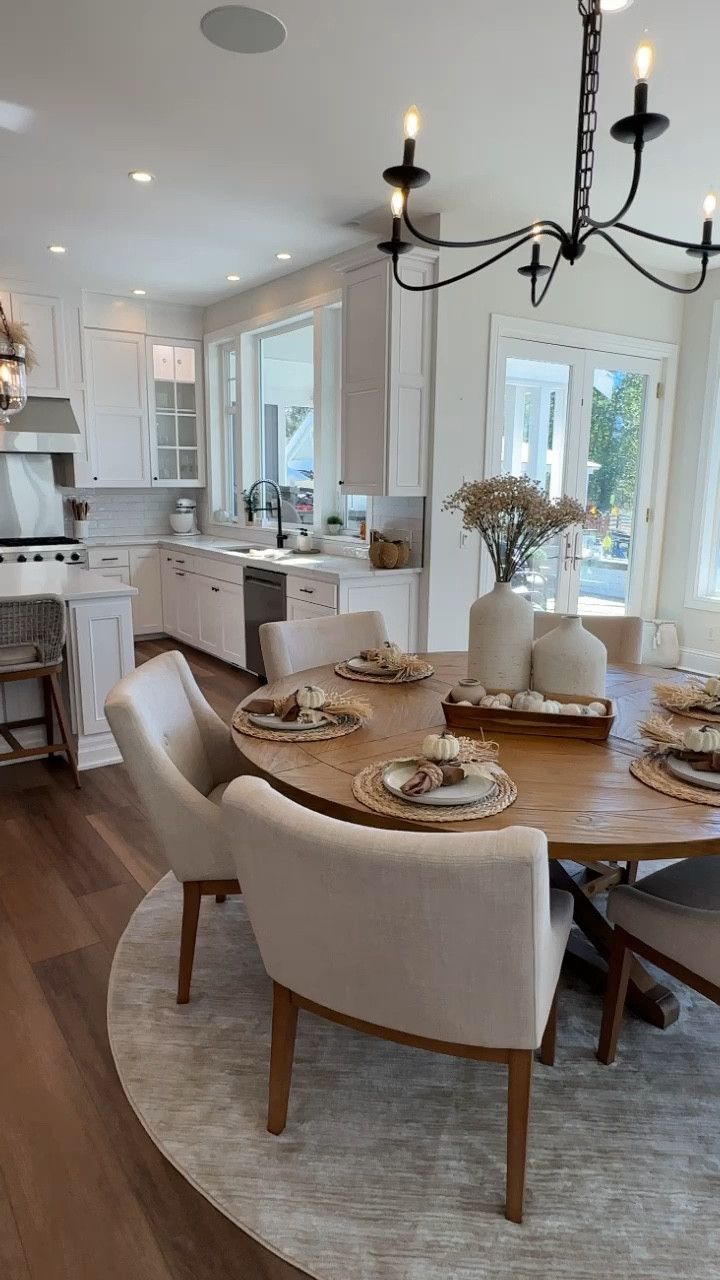 Round Dining Table And Chairs – The Perfect Addition To Your Dining Room