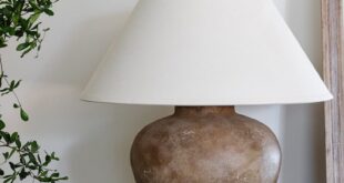 Rustic table lamp