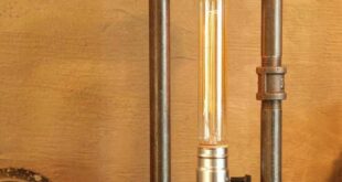 Rustic table lamp
