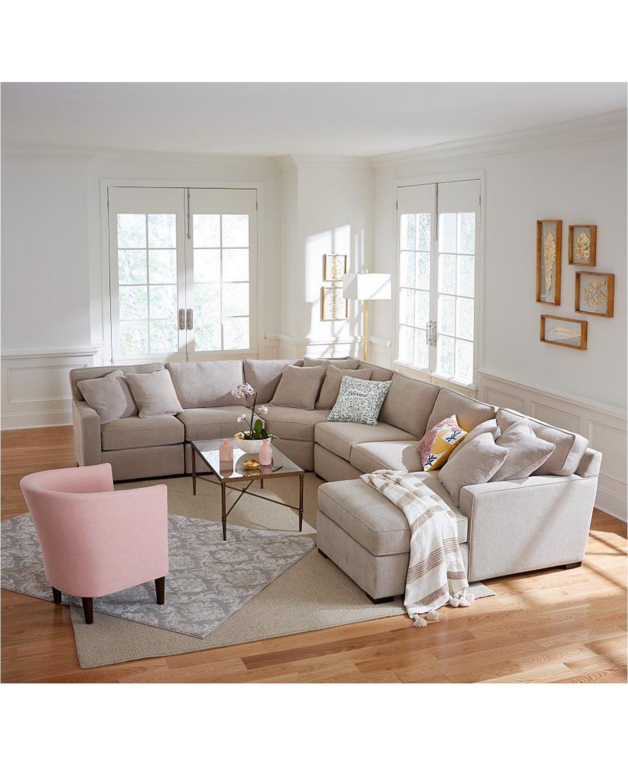 Sectional Couch With Chaise