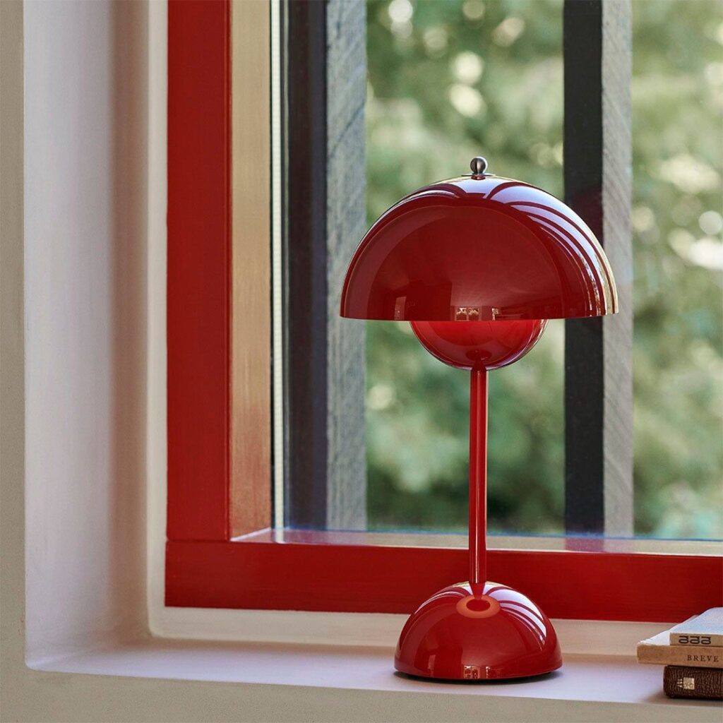 Select lamp stand