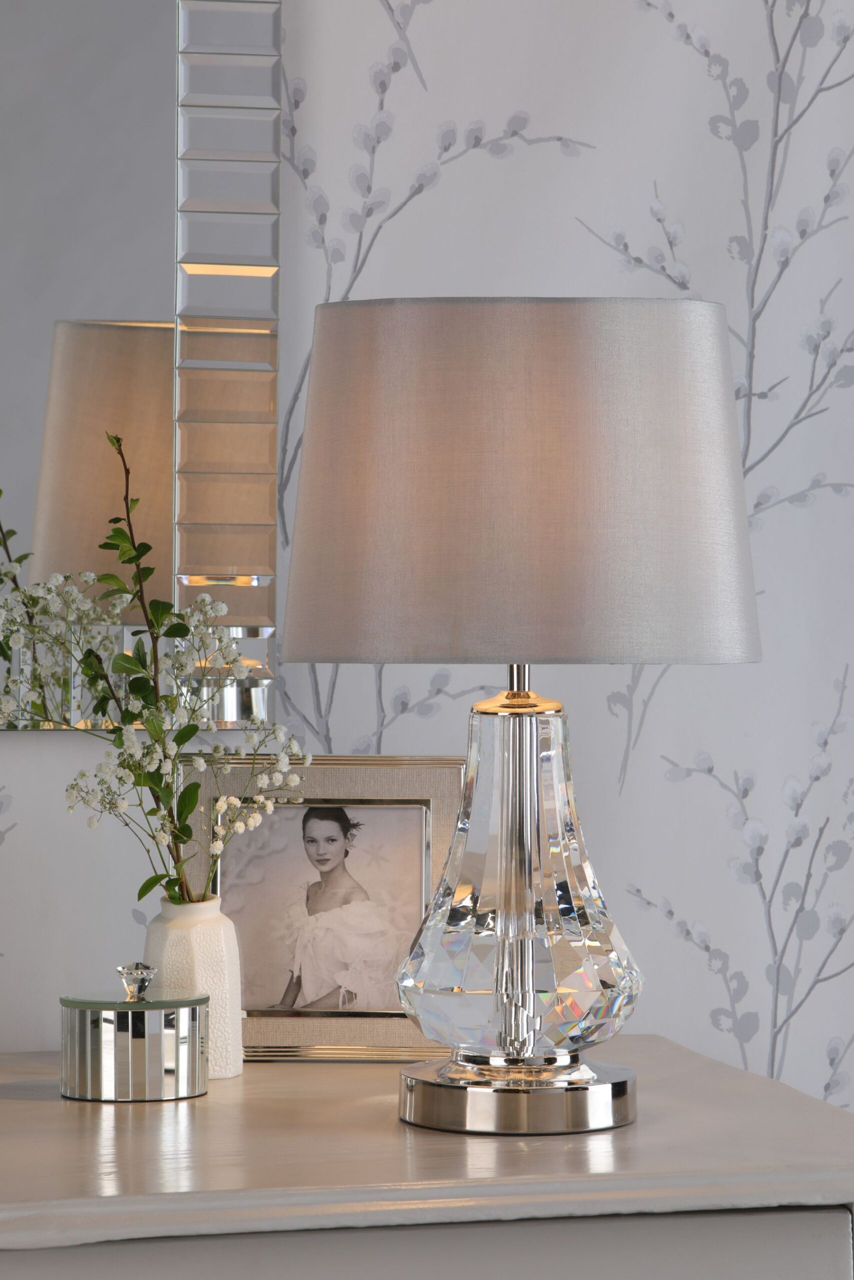 Silver table lamps Shimmering Illumination: Elegant Table Lamp Options in Silvery Tones