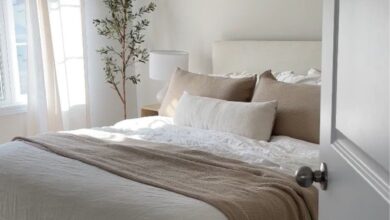 Simple Bedroom Decoration