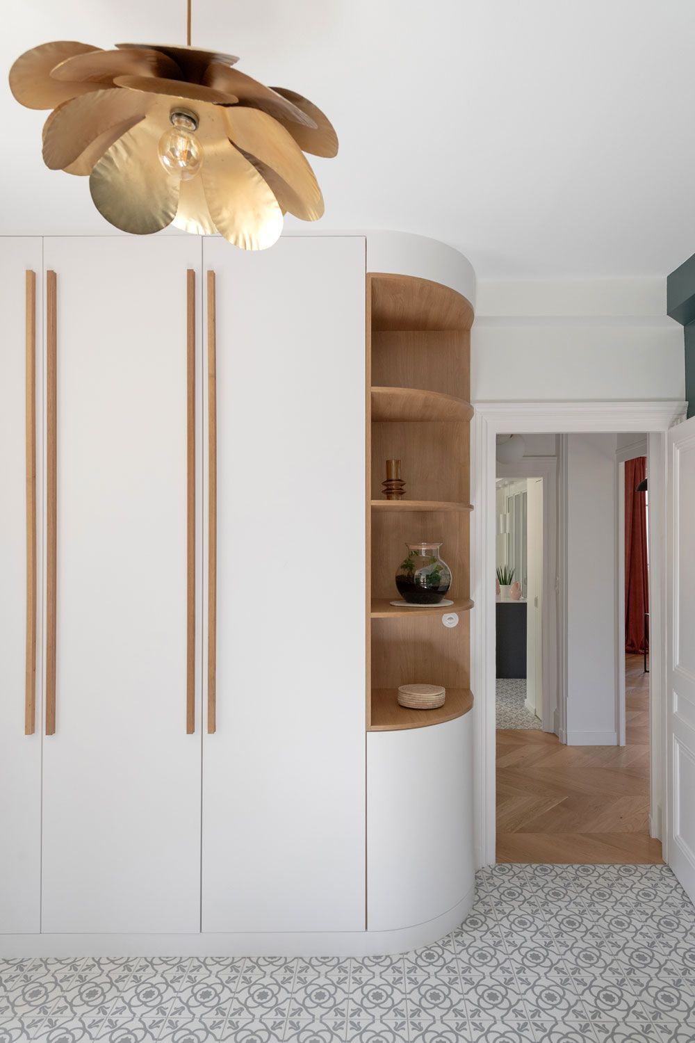 Small Wardrobes Make the Most of Limited Closet Space with These Creative Storage Solutions